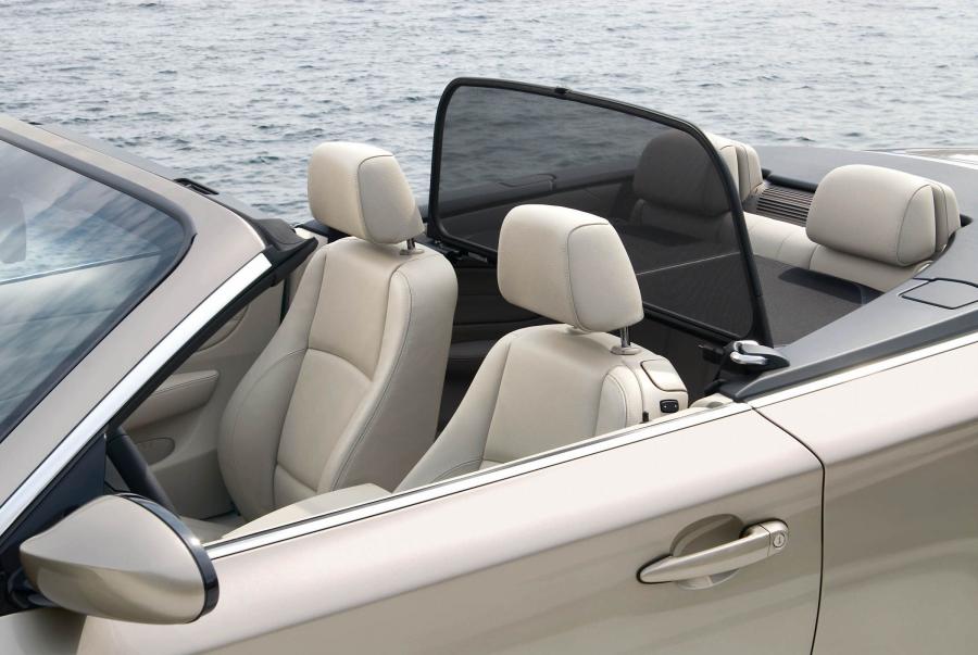  BMW 1-Series Convertible 2011 года  (фото 17 из 69)